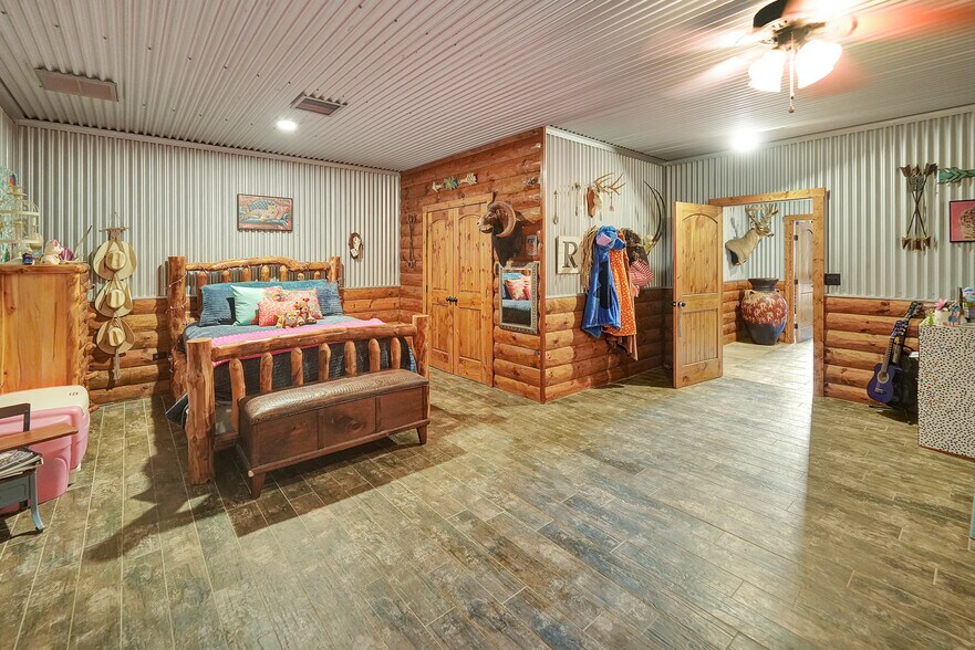 More Photos Of 2828 Interstate 20, Midland Flex For Sale