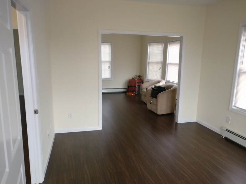 More Photos Of 65 Station Rd, Cranbury Medical For Sale