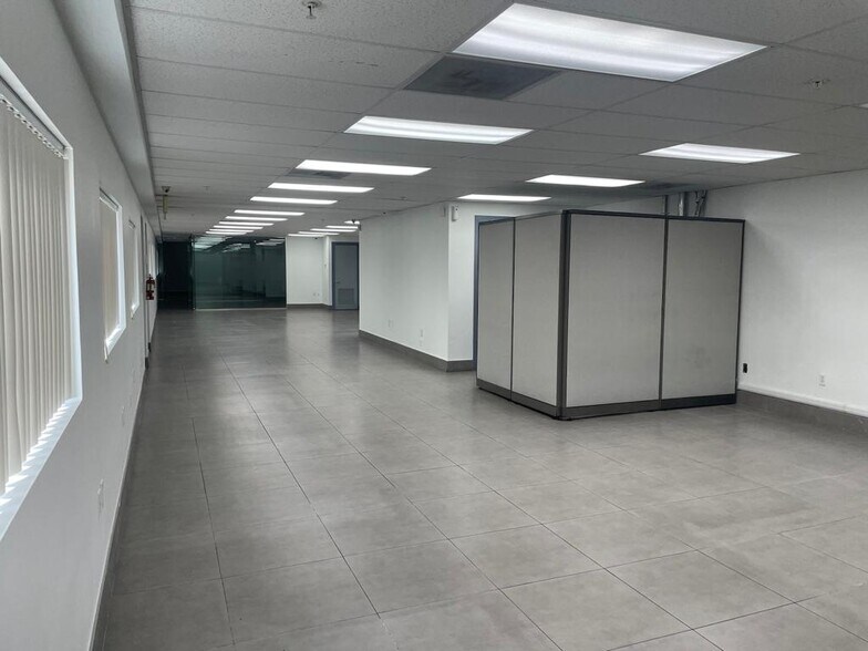 More Photos Of 10800 NW 21st St, Miami Warehouse For Sale