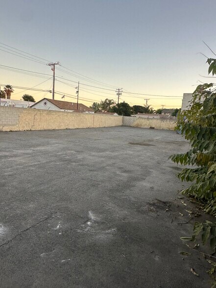 More Photos Of 12408 Carson St, Hawaiian Gardens Industrial For Lease