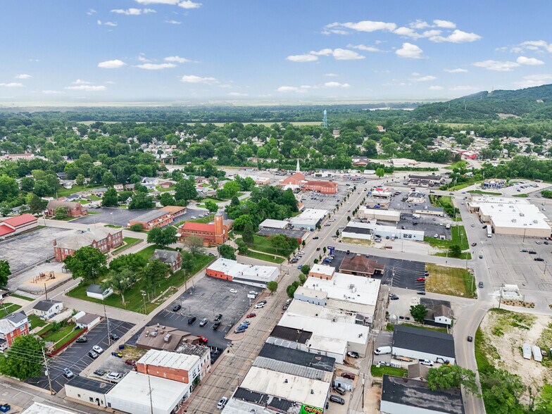 More Photos Of 11 Brierton Ln, Crystal City Office For Sale