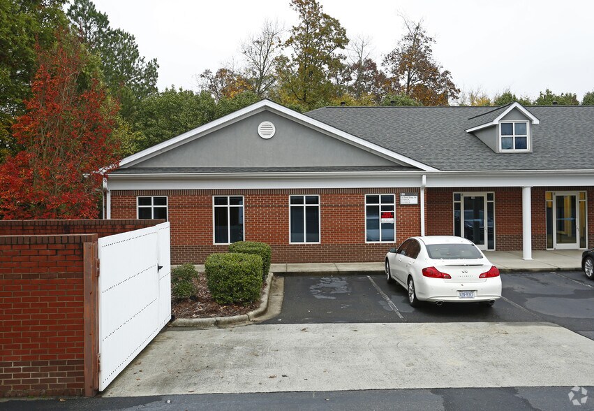 More Photos Of 10021 Park Cedar Dr, Charlotte Medical For Lease