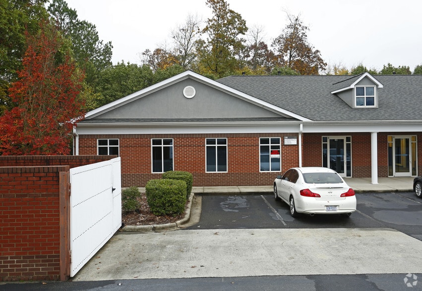 More Photos Of 10021 Park Cedar Dr, Charlotte Medical For Lease
