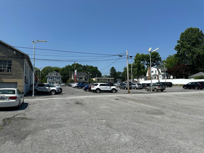 More Photos Of 1537 Bridge St, New Cumberland Auto Dealership For Lease
