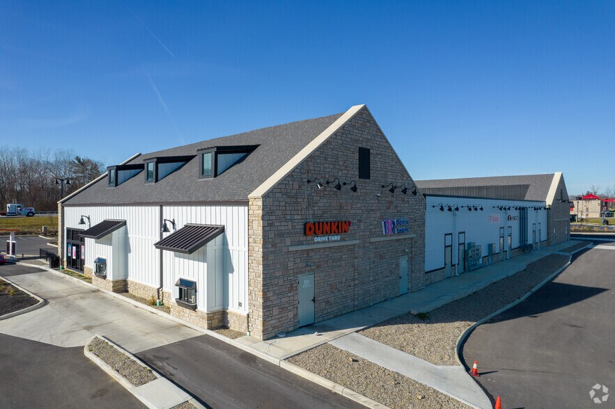 More Photos Of 50 Coughlin Ln, Delaware Storefront Retail Office For Lease