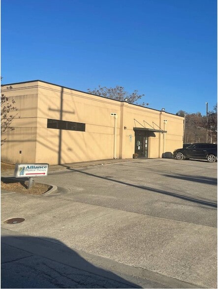 More Photos Of 2400 McCallie Ave, Chattanooga Medical For Sale