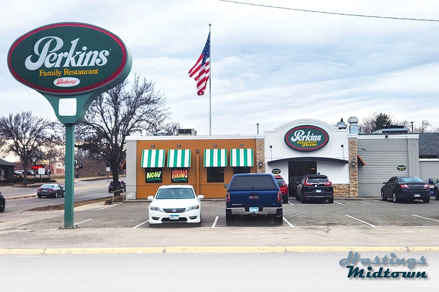 More Photos Of 1100-1214 Vermillion St, Hastings Freestanding For Lease