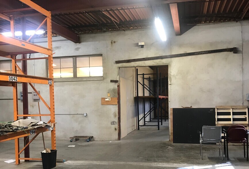 More Photos Of 4654-4656 Baldwin Blvd, Corpus Christi Showroom For Sale