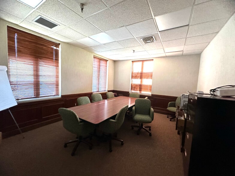 More Photos Of 201 N Troup St, Valdosta Office For Sale