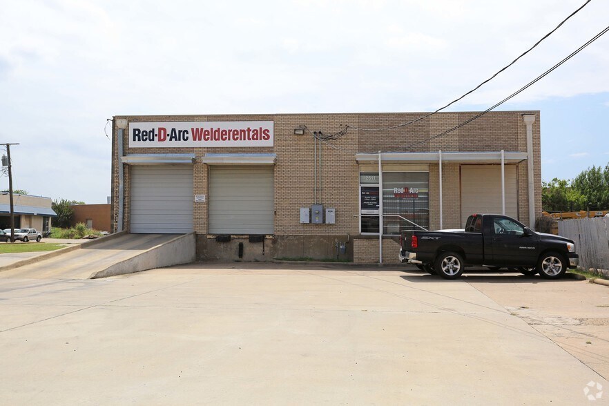 More Photos Of 2611 Irving Blvd, Dallas Distribution For Sale
