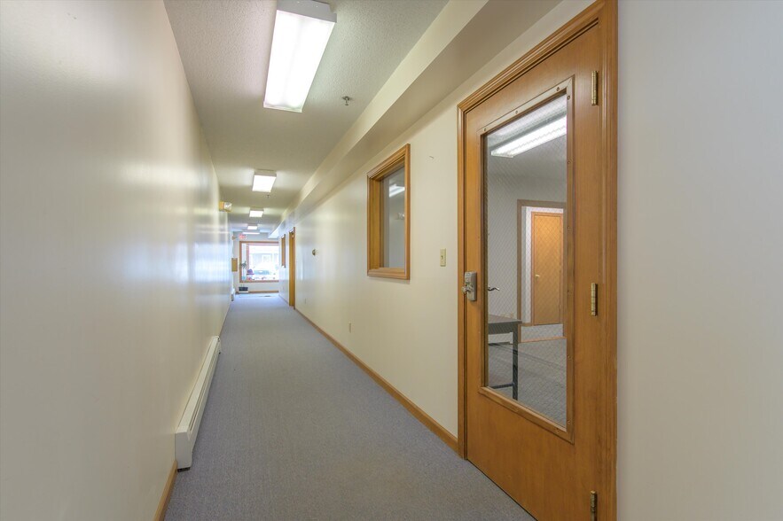 More Photos Of 156 Main St, Ludlow Office For Sale