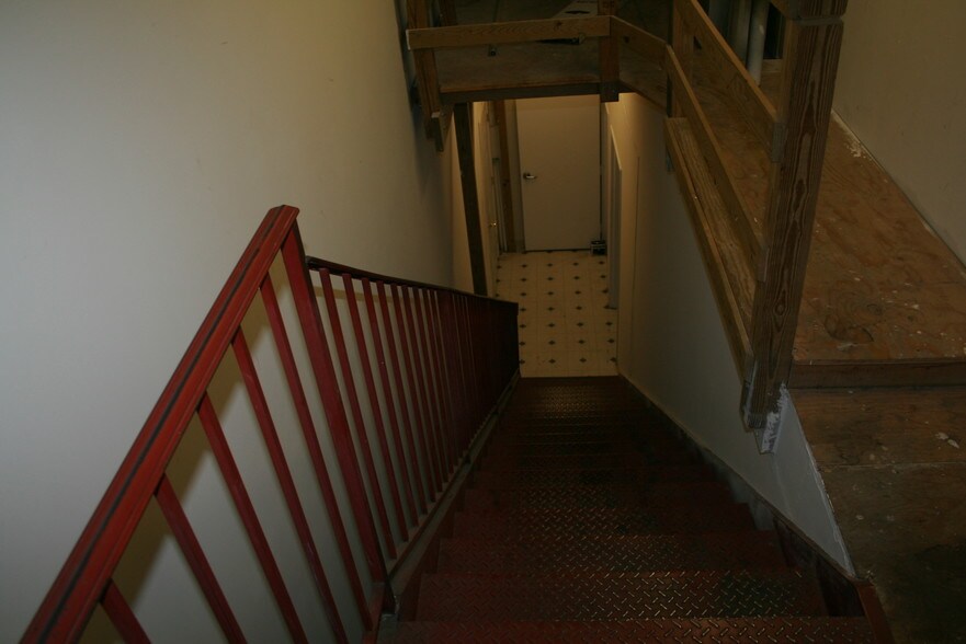 More Photos Of 8390 Terminal Rd, Lorton Flex For Lease