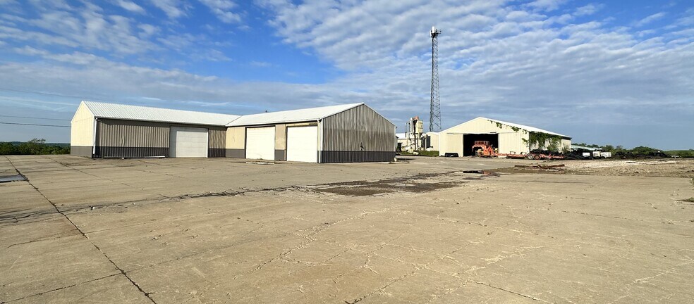 More Photos Of 66310 Pisgah Rd, Quaker City Warehouse For Lease