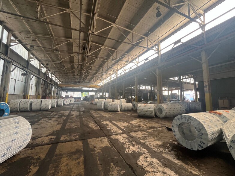 More Photos Of 5 N Wilson Ave, Bristol Industrial For Sale