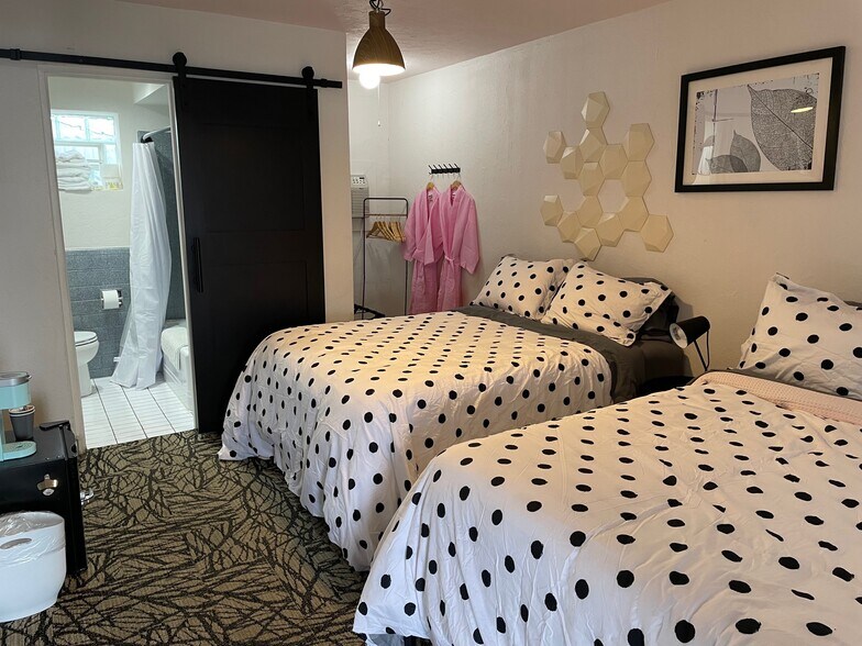 More Photos Of 105 8th Ave, Greeley Hotel For Sale