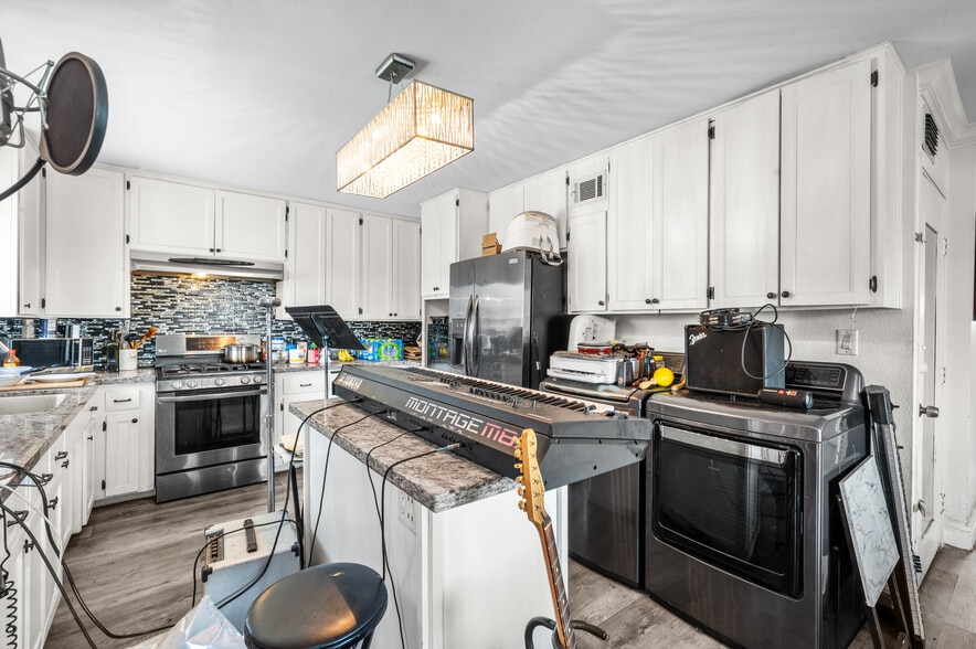 More Photos Of 2517 W Beverly Blvd, Montebello Storefront Retail Residential For Sale