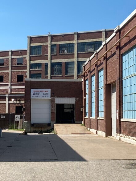 More Photos Of 1401 Saint Andrew St, La Crosse Warehouse For Sale