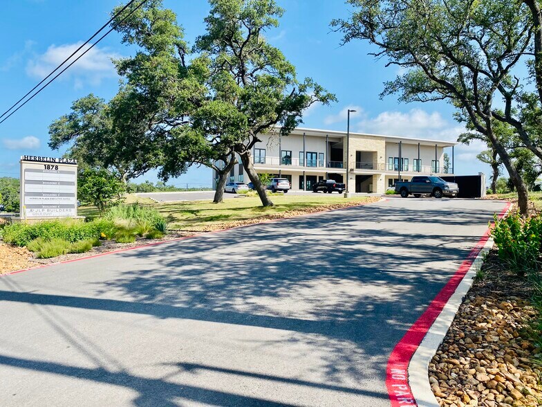 More Photos Of 1878 Herbelin Rd, New Braunfels Office For Sale