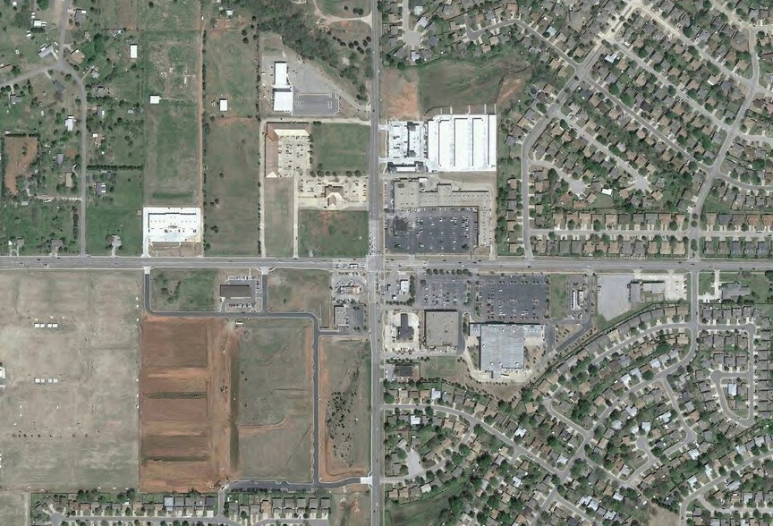 More Photos Of 723-821 W Danforth Rd, Edmond Unknown For Lease