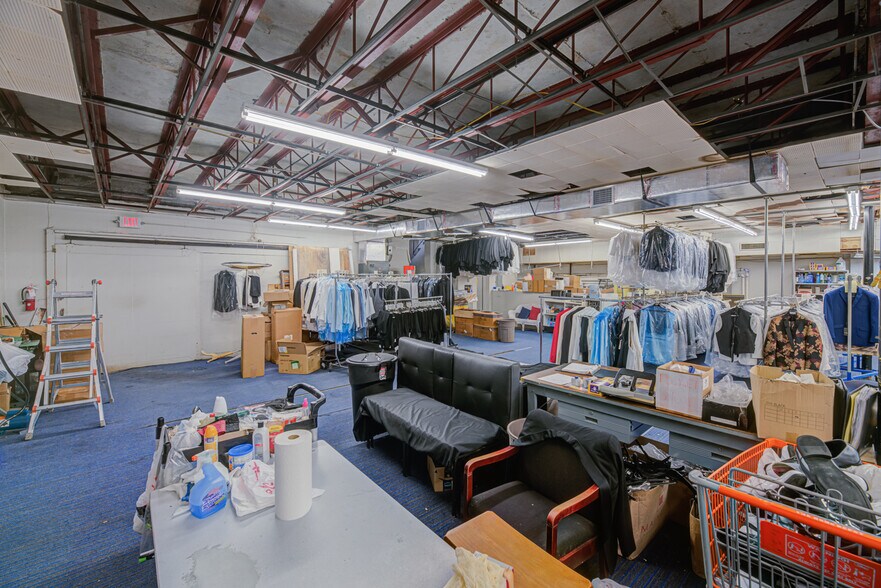 More Photos Of 777 NE 125th St, North Miami Storefront For Lease