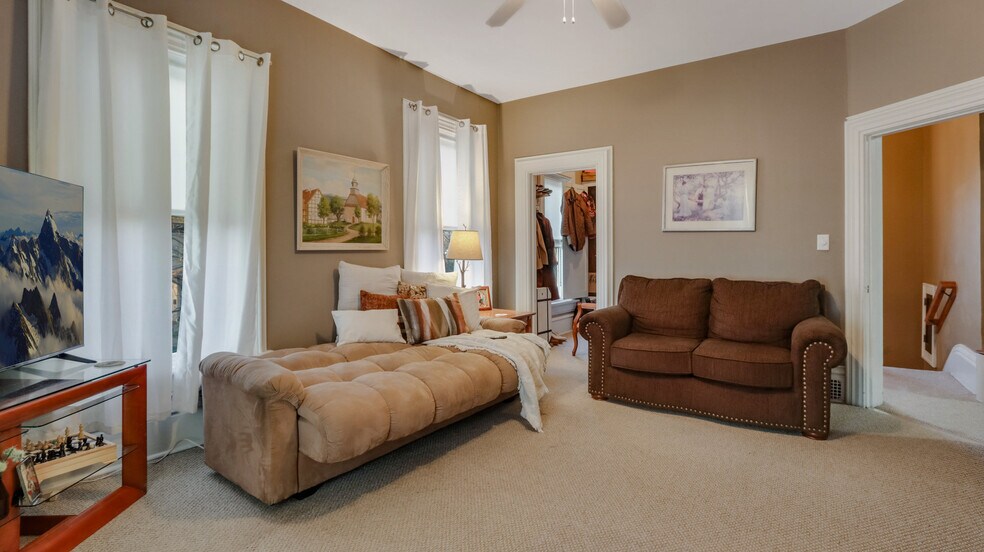 More Photos Of 33 W Cedar St, Chippewa Falls Office For Sale