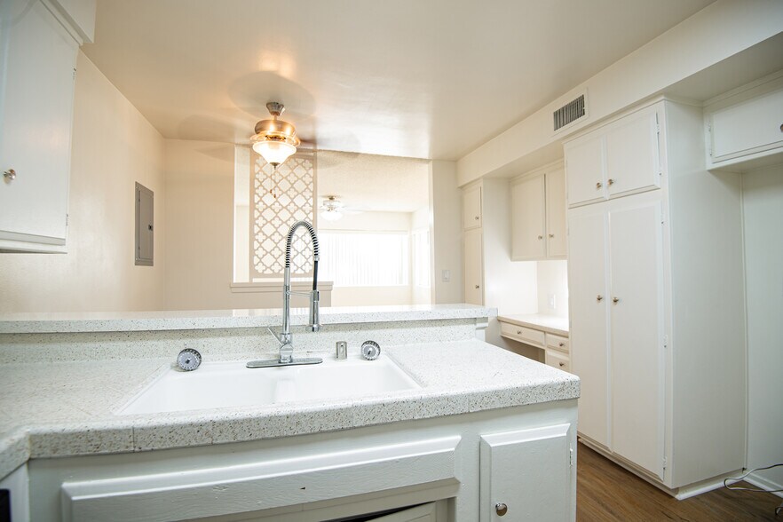 More Photos Of 475 E Cypress, Redlands Apartments For Sale