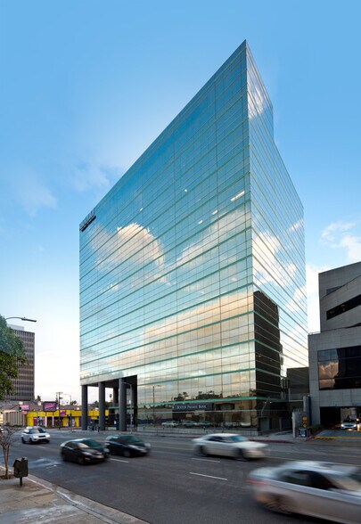 More Photos Of 16000 Ventura Blvd, Encino Office For Lease