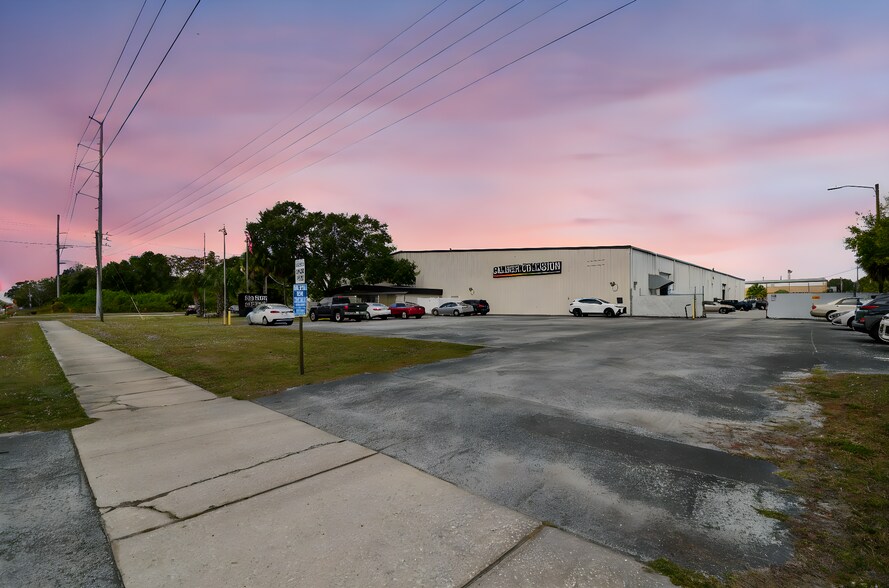 More Photos Of 4811 W Sligh Ave, Tampa Warehouse For Lease