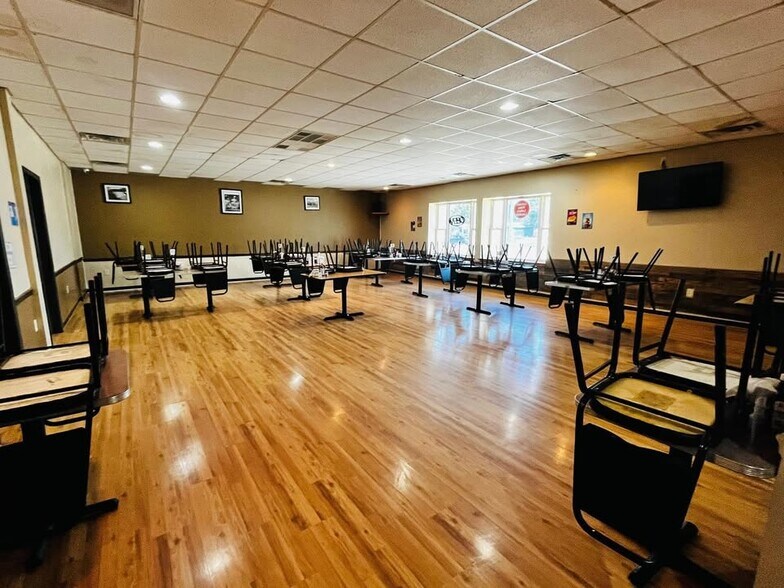 More Photos Of 716 N Main St, Moorefield General Retail For Lease