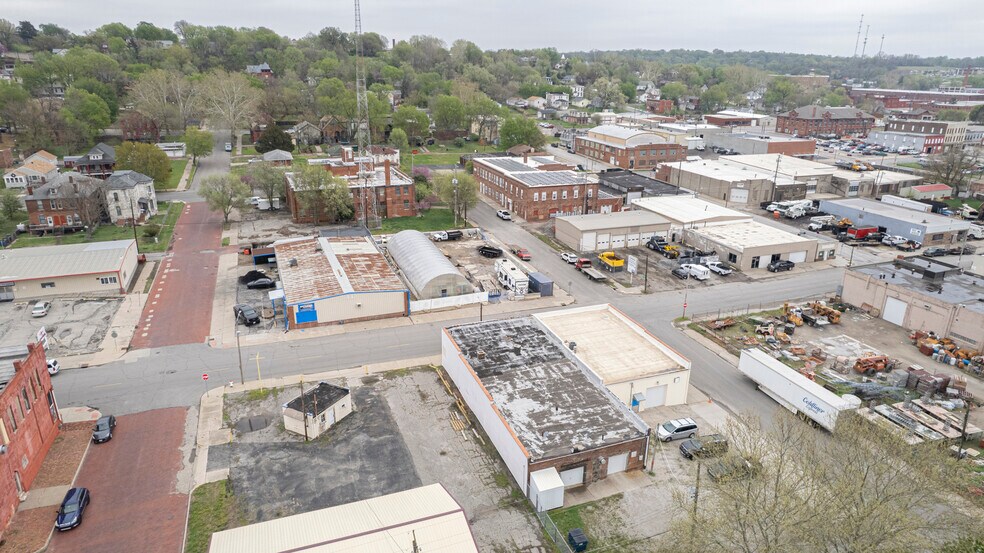 More Photos Of 716 S 8th St, Saint Joseph General Retail For Lease