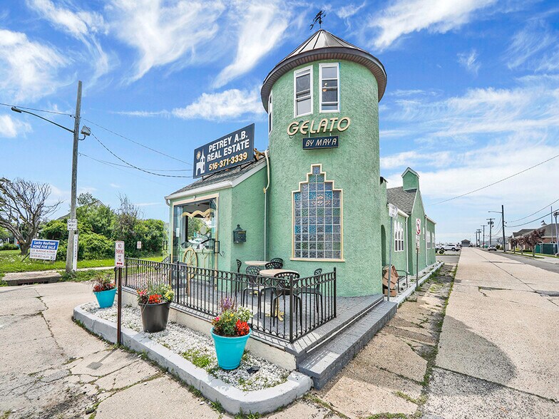 More Photos Of 2041 Park St, Atlantic Beach Loft Creative Space For Lease