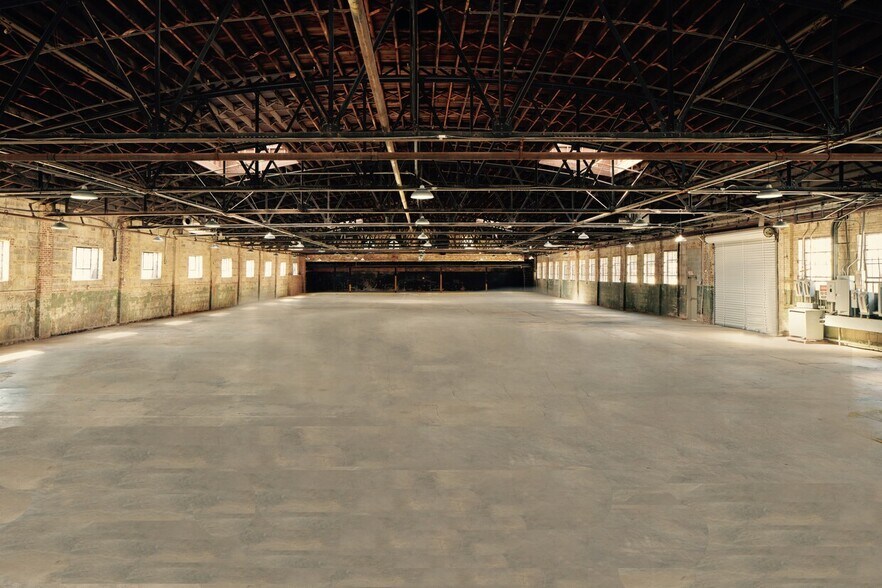 More Photos Of 259 Milton Ave SE, Atlanta Showroom For Lease