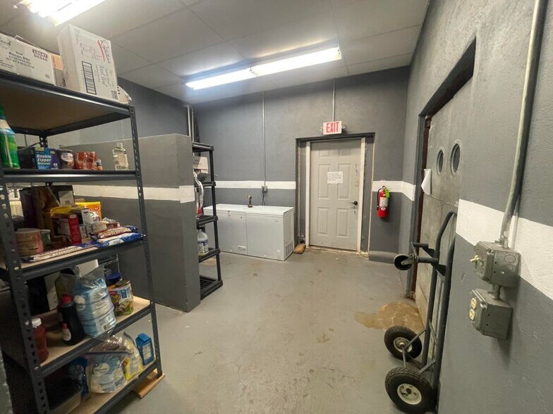 More Photos Of 1918 N 2nd St, Booneville Warehouse For Sale