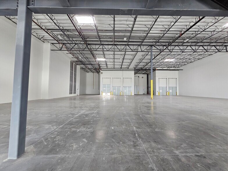 More Photos Of 6370 S Pioneer Way, Las Vegas Manufacturing For Lease