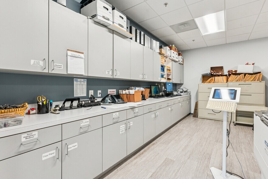 More Photos Of 235 Magrath Darby Blvd, Mount Pleasant Office For Lease