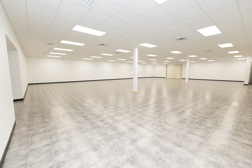 More Photos Of 2234 S Oliver St, Wichita Freestanding For Sale