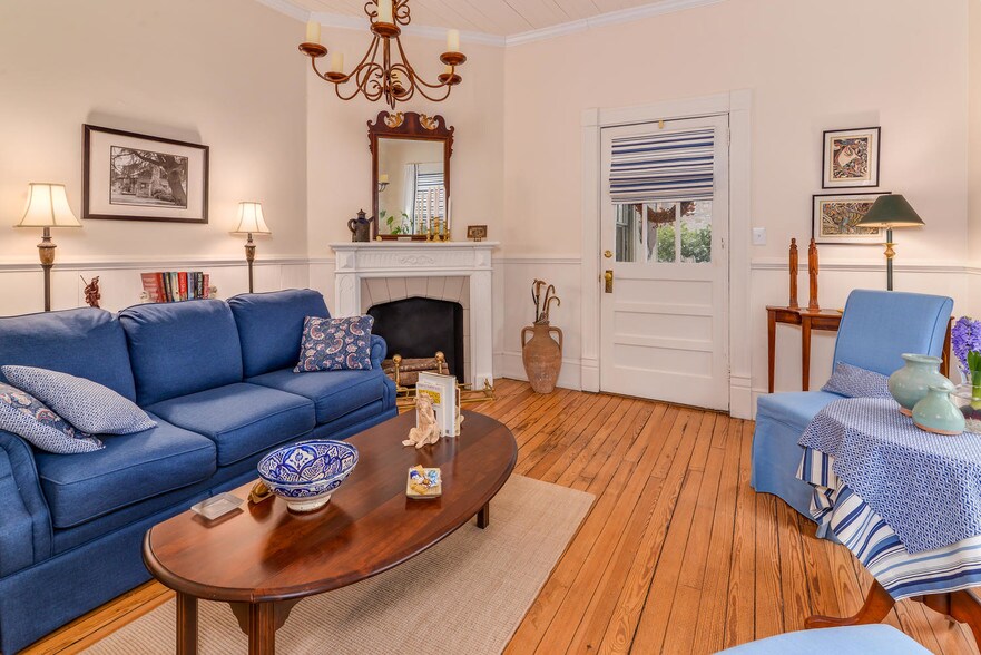 More Photos Of 145 Melrose Ave, Tryon Apartments For Sale