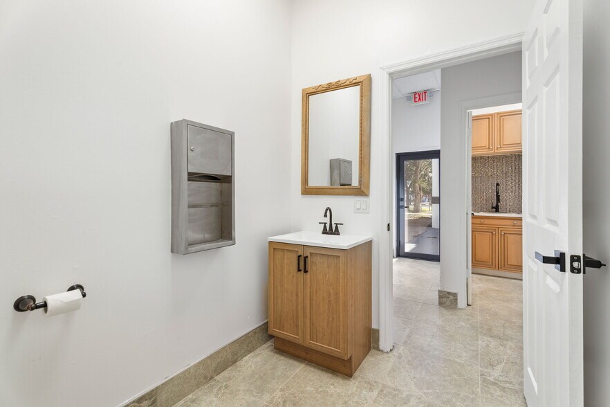 More Photos Of 1120 Village Lakes Blvd, Lehigh Acres Golf Course Driving Range For Lease