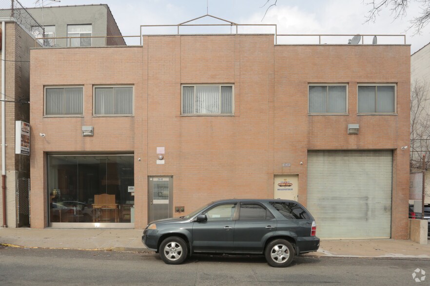 Primary Photo Of 2040 129th St, College Point Warehouse For Lease
