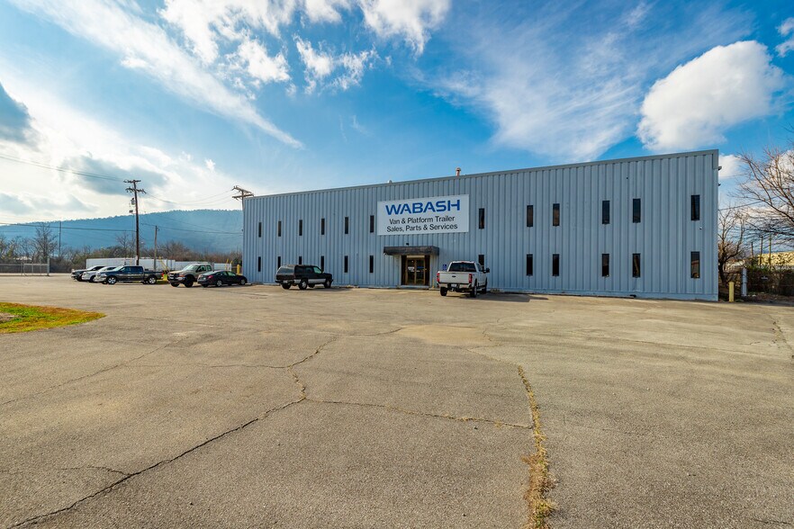 More Photos Of 3217 Alton Park Blvd, Chattanooga Truck Terminal For Lease
