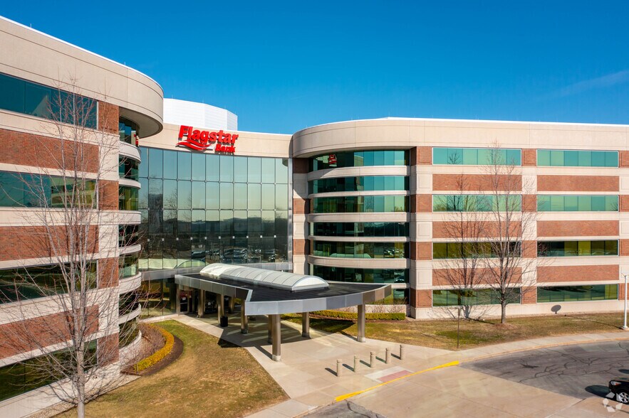 More Photos Of 5151 Corporate Dr, Troy Office For Sale