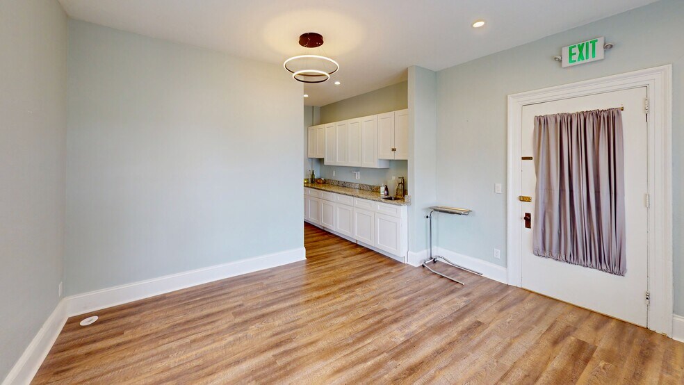 More Photos Of 140 W Front St, Perrysburg Office For Sale