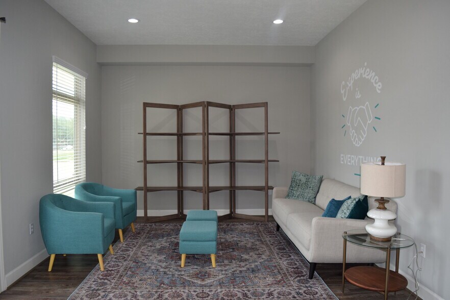 More Photos Of 1000 Broadway St, Pearland Office For Sale