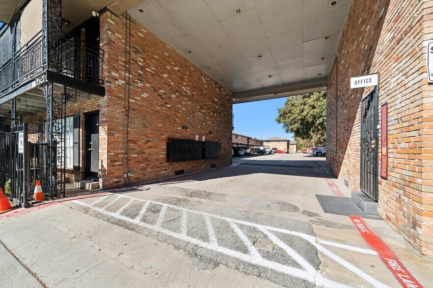 More Photos Of 2621-2625 Webb Chapel Ext, Dallas Apartments For Sale