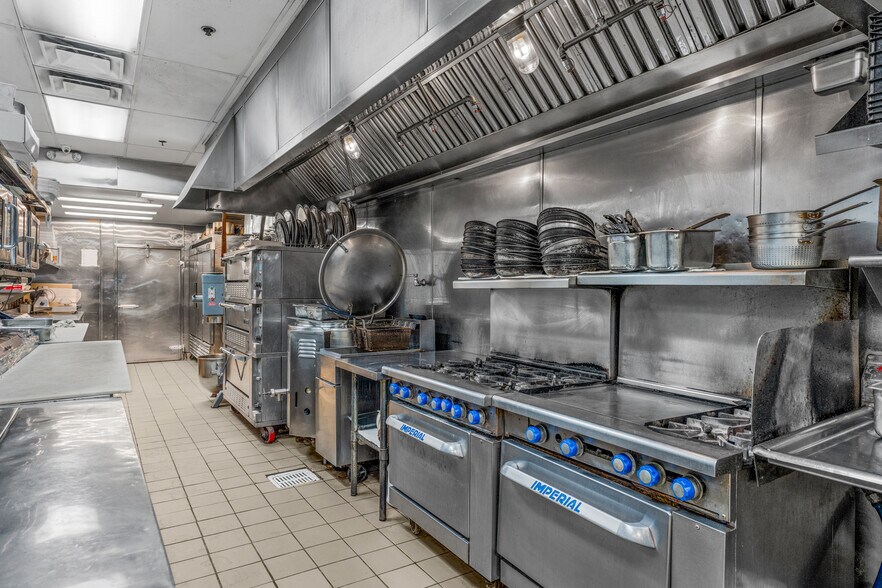 More Photos Of 73155 Highway 111, Palm Desert Restaurant For Sale