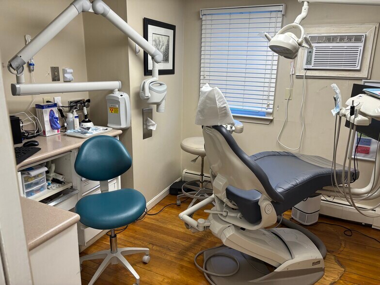 More Photos Of 306 Main St, Wilmington Medical For Sale