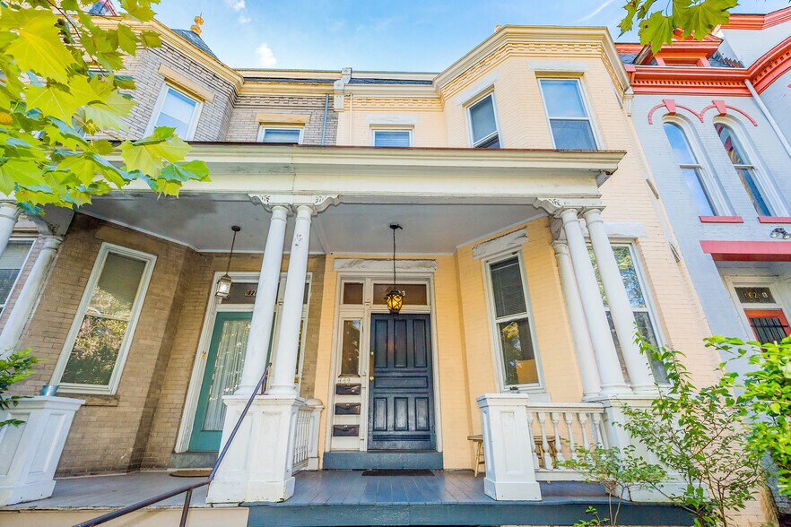 Primary Photo Of 1623 W Grace St, Richmond Apartments For Sale