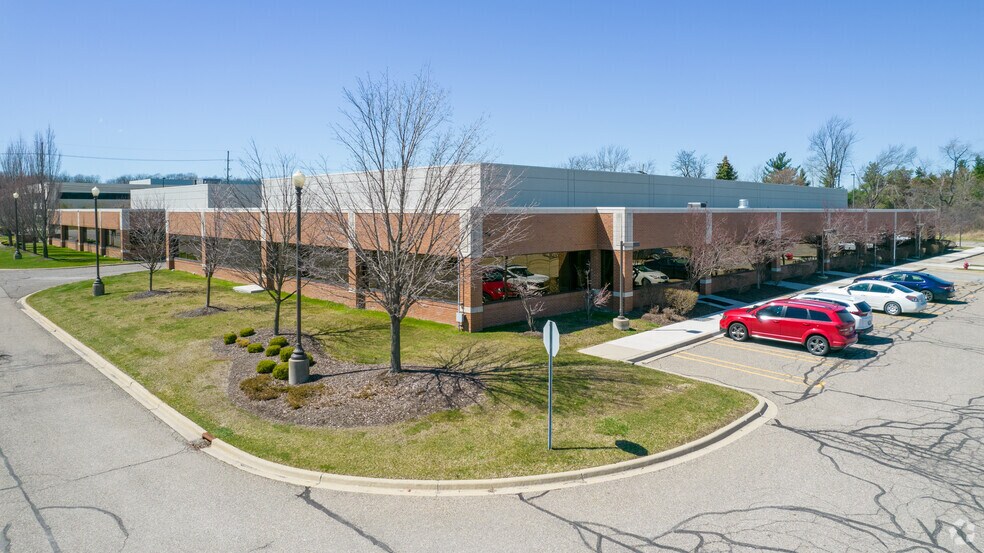 More Photos Of 27000 Meadowbrook Rd, Novi Research And Development For Lease
