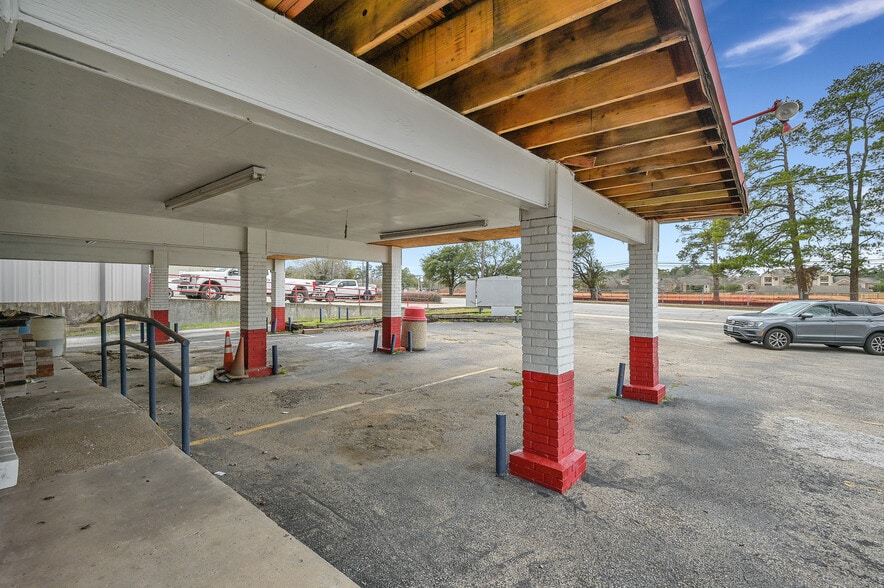 More Photos Of 1612 N Frazier St, Conroe Fast Food For Lease