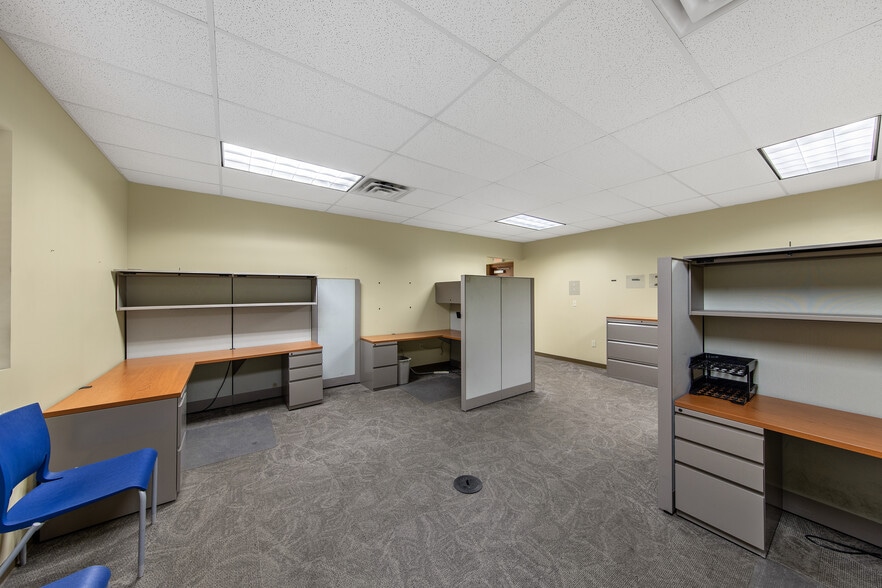 More Photos Of 180 Ushers Rd, Round Lake Warehouse For Sale